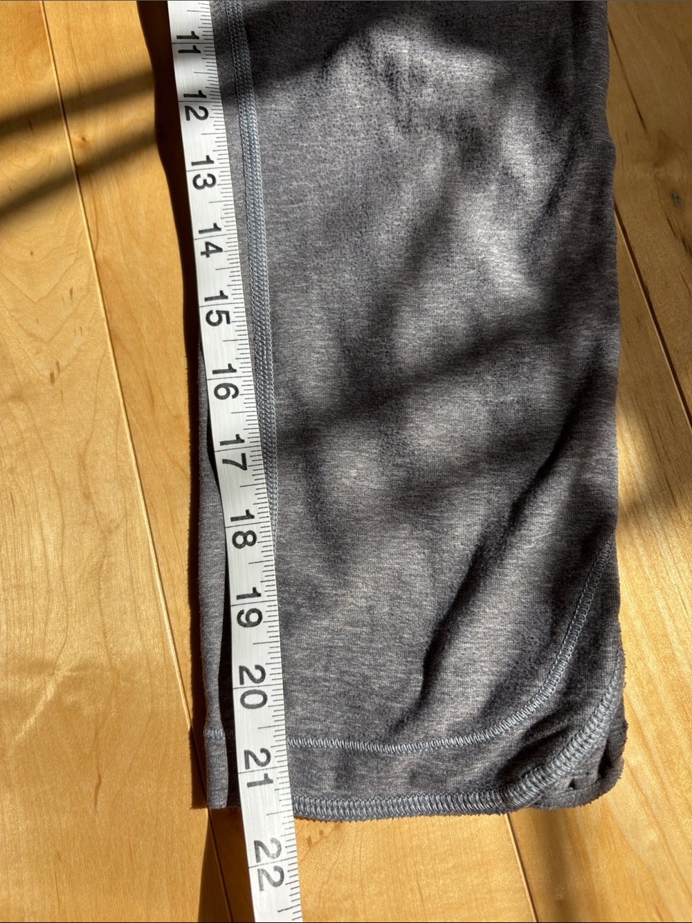Lululemon capris - Picture 6 of 7